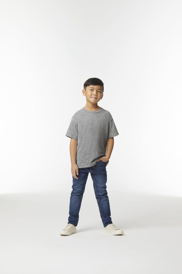 T-shirt enfant softstyle midweight – Image 3