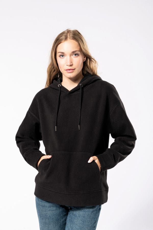 Sweat-shirt à capuche oversize en micropolaire recyclée unisexe – Image 9