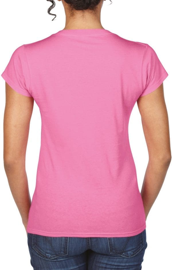 T-shirt femme col v Softstyle – Image 101