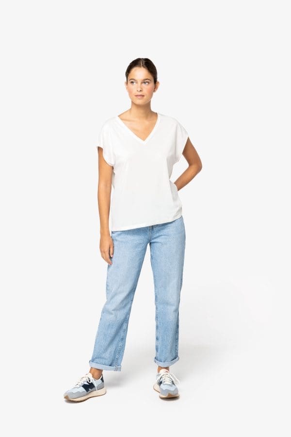 T-shirt écoresponsable loose à col V femme – Image 38