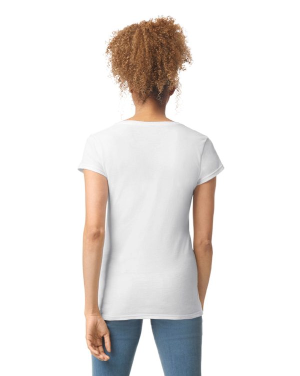 T-shirt femme col v Softstyle – Image 7929