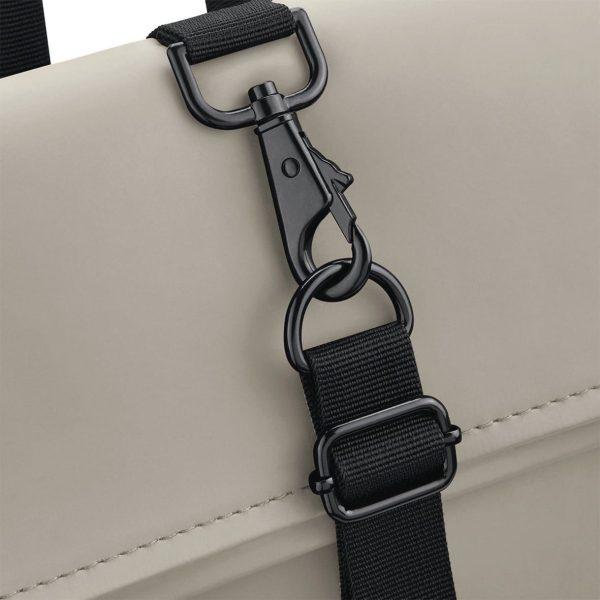 Sac à dos avec rabat roll-top en polyuréthane mat – Image 18
