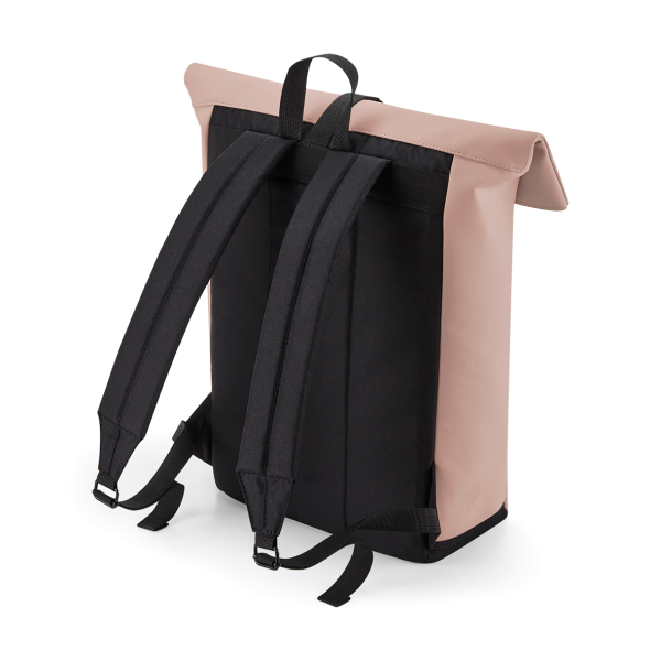 Sac à dos avec rabat roll-top en polyuréthane mat – Image 25